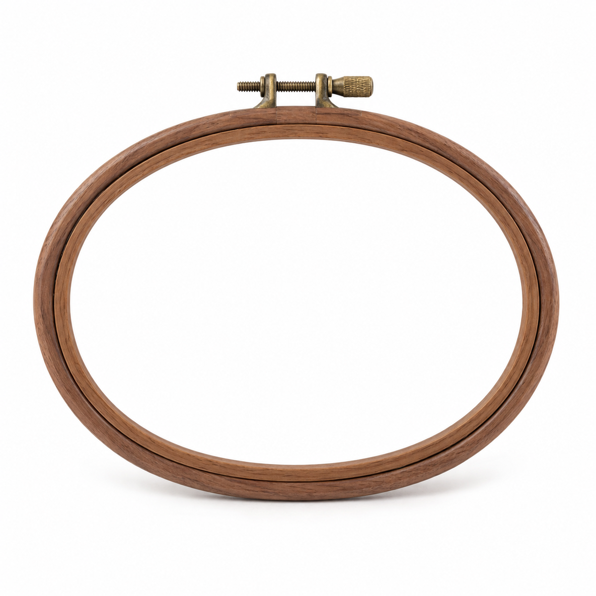 Ovale houten borduurring met messingkleurige schroef